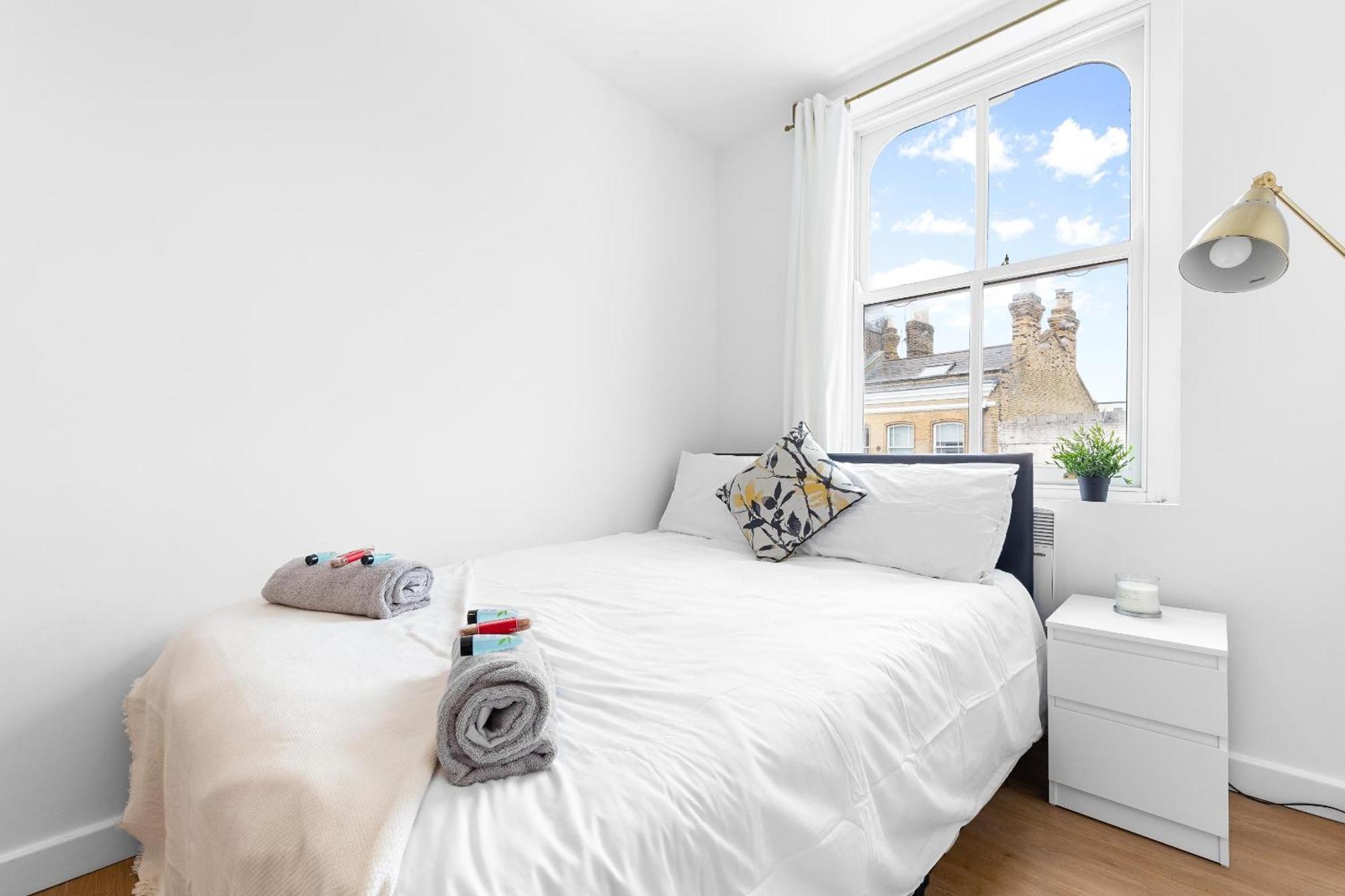 Appartamento Spacious 7 Bed- High Street Location Londra