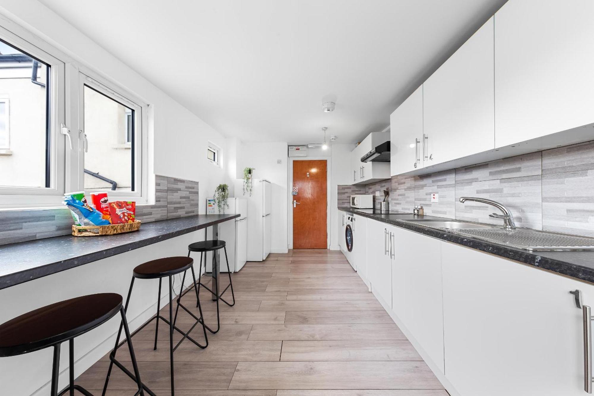 Appartamento Spacious 7 Bed- High Street Location Londra