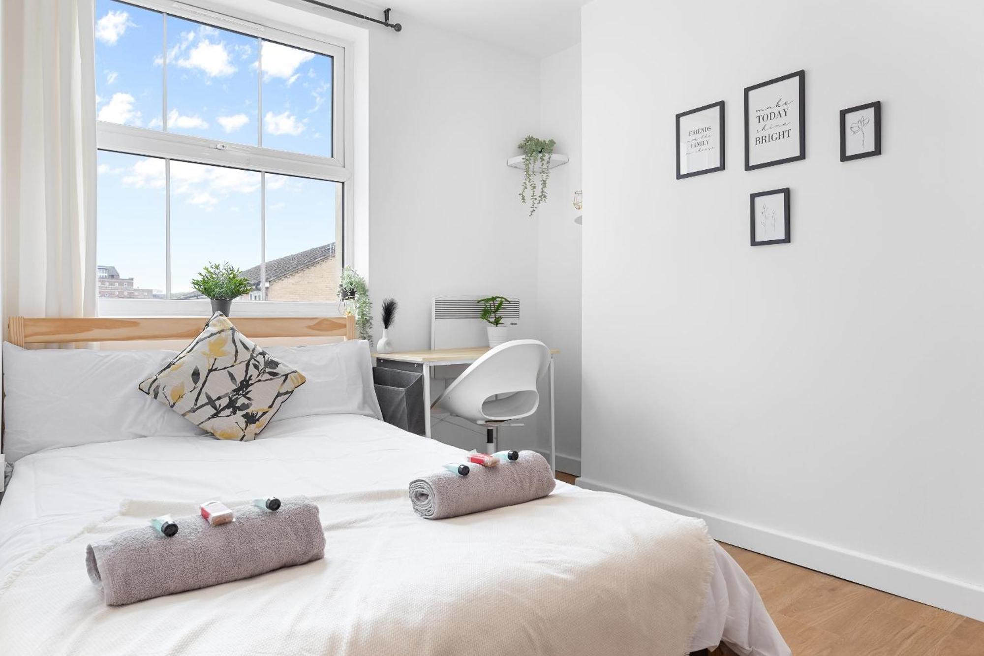 Appartamento Spacious 7 Bed- High Street Location *